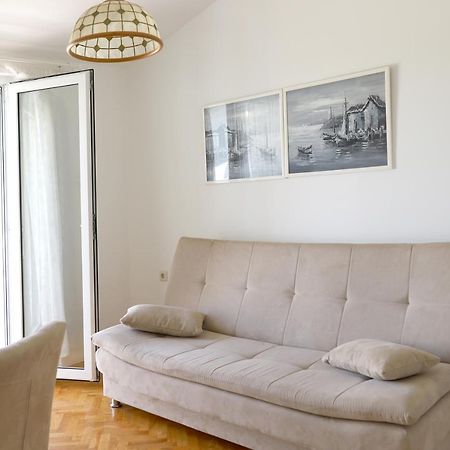 Apartment Hudan Малинска Екстериор снимка
