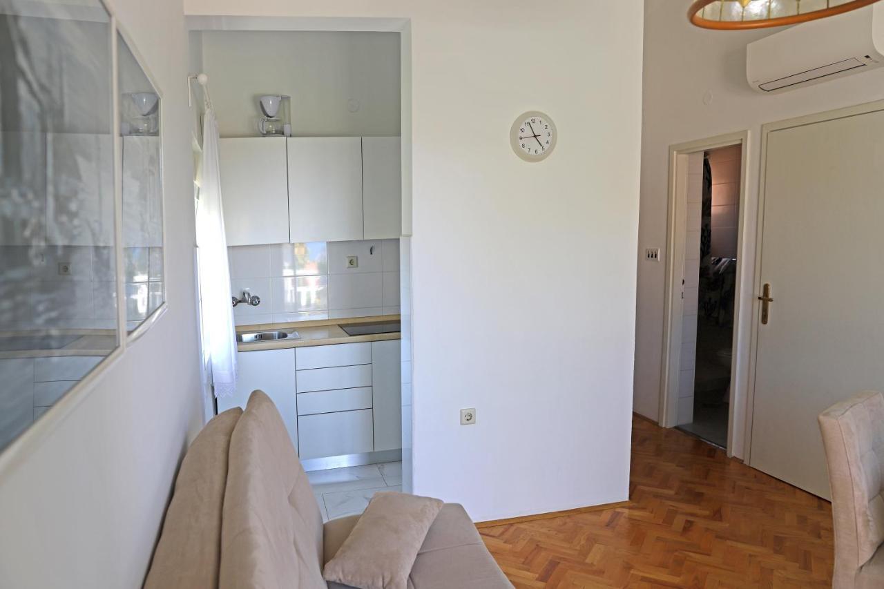 Apartment Hudan Малинска Екстериор снимка
