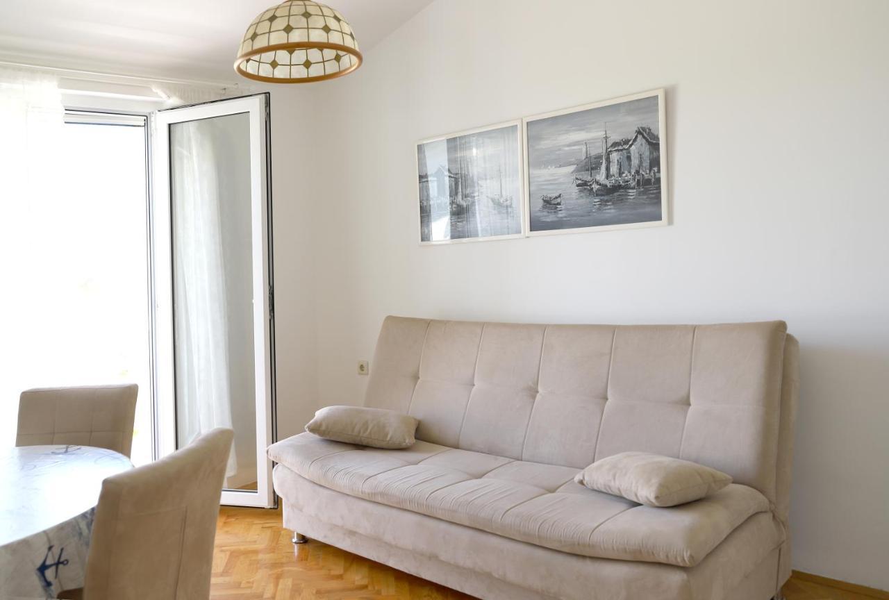 Apartment Hudan Малинска Екстериор снимка