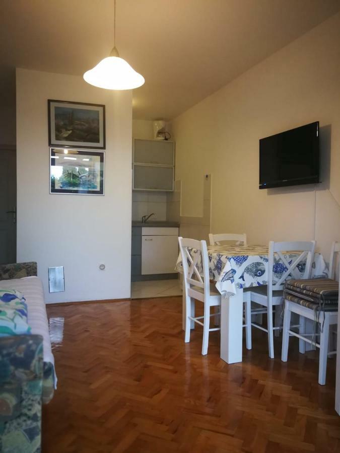 Apartment Hudan Малинска Екстериор снимка